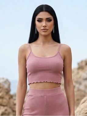 EUC Liz & Sara Women’s Pink Ribbed Spaghetti Strap Crop Top - Size L